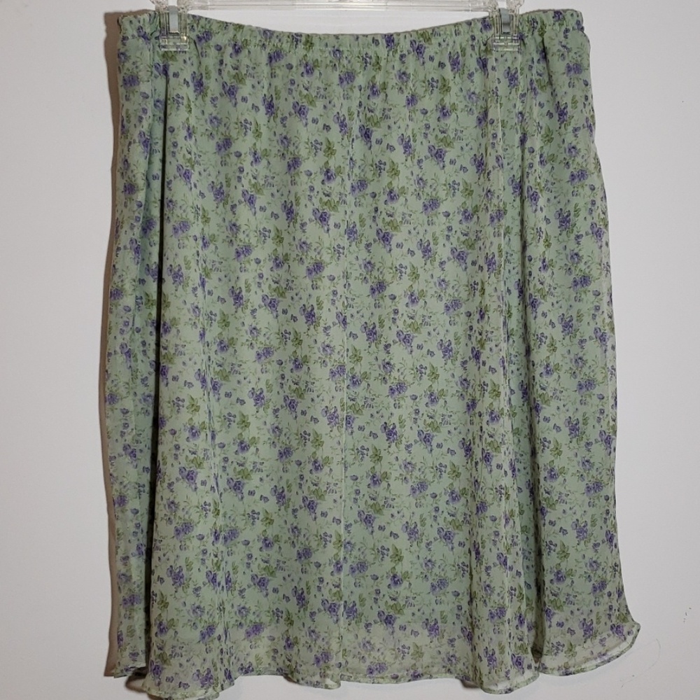 Flowy floral plus size skirt and matching scarf